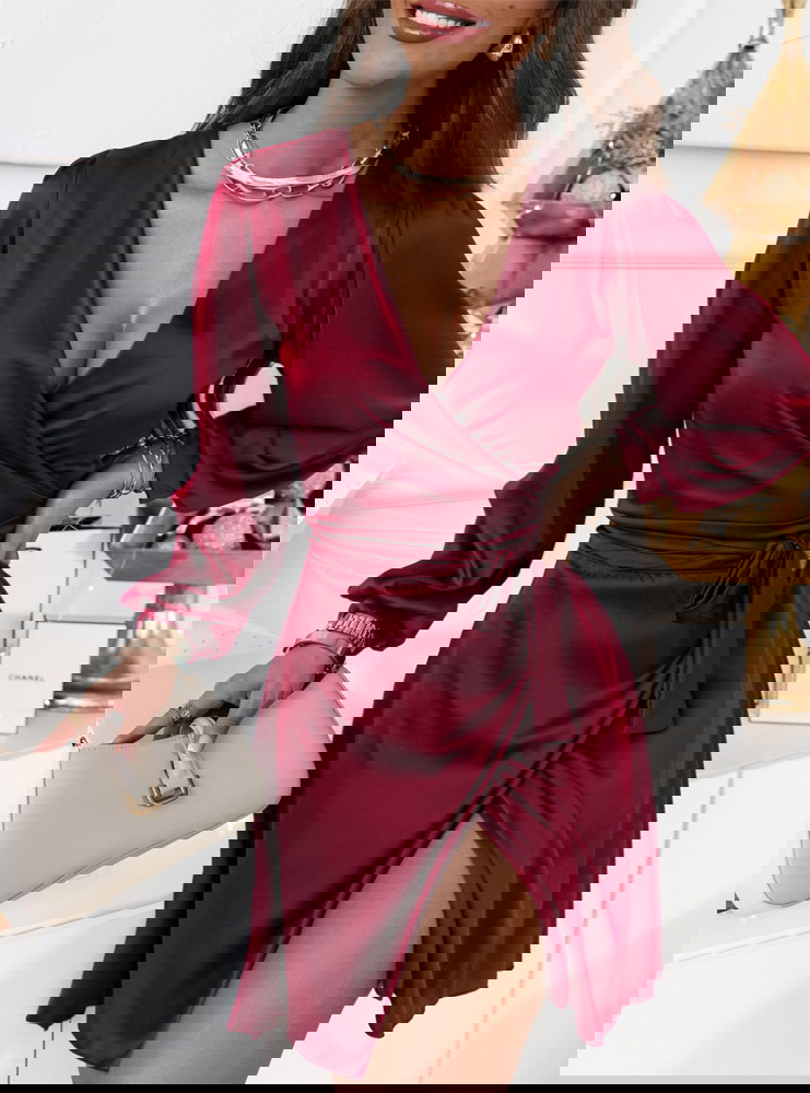 Bordowa satynowa sukienka przekładana...