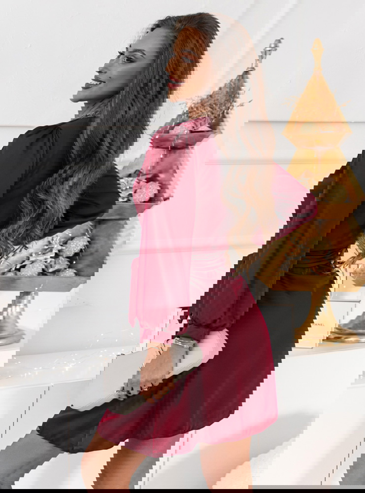 Bordowa satynowa sukienka przekładana...