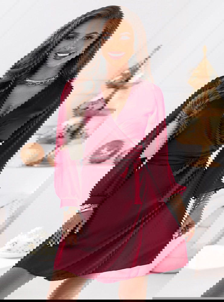 Bordowa satynowa sukienka przekładana...