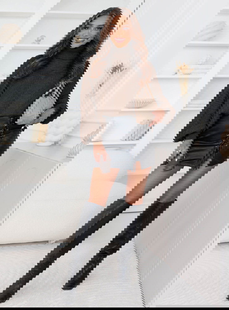 Czekoladowy sweter oversize z golfem...