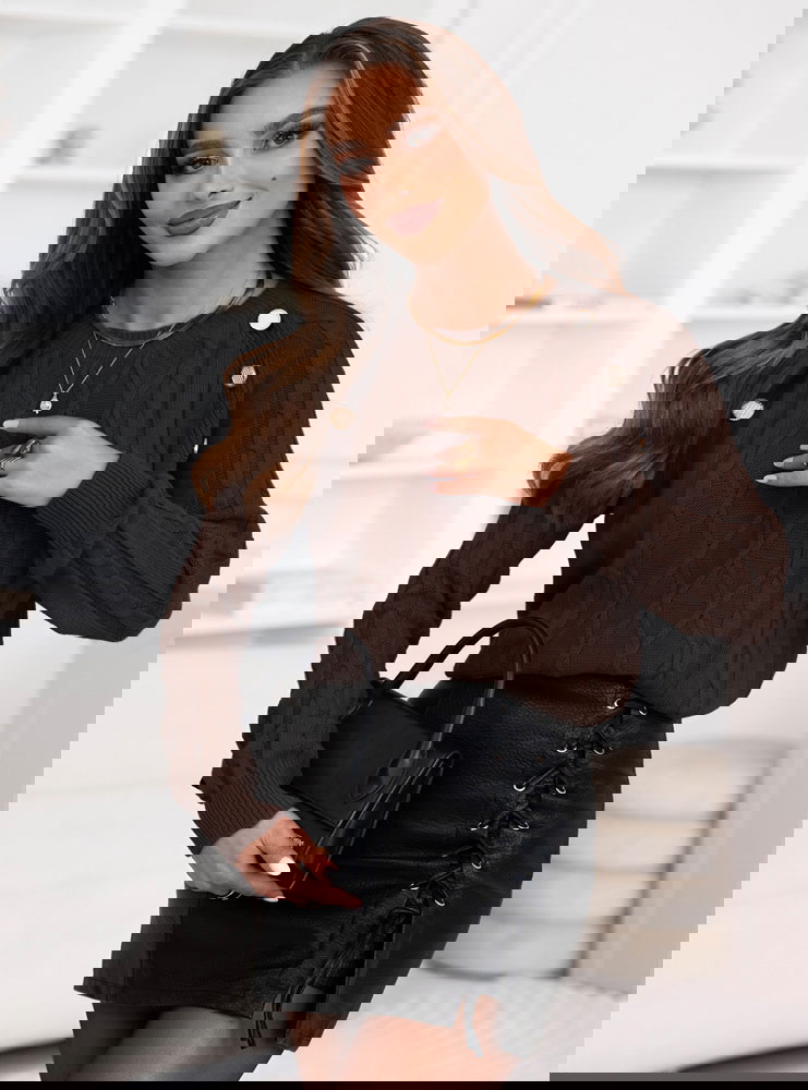 Czekoladowy sweter z ozdobnymi...