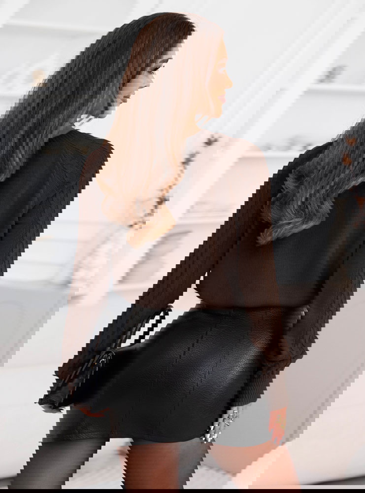 Czekoladowy sweter z ozdobnymi...