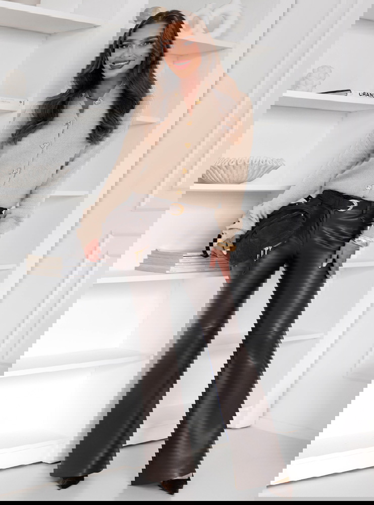 Beżowy sweter zapinany na guziki Jacquie