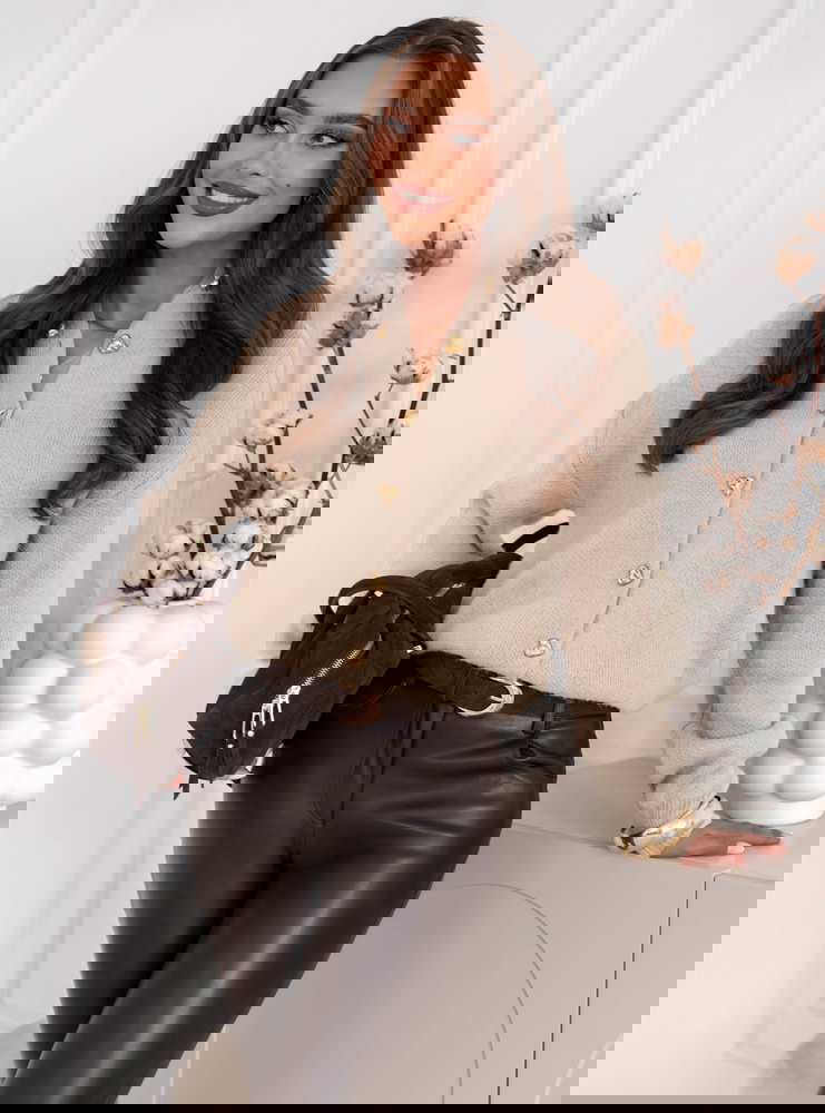 Beżowy sweter zapinany na guziki Jacquie