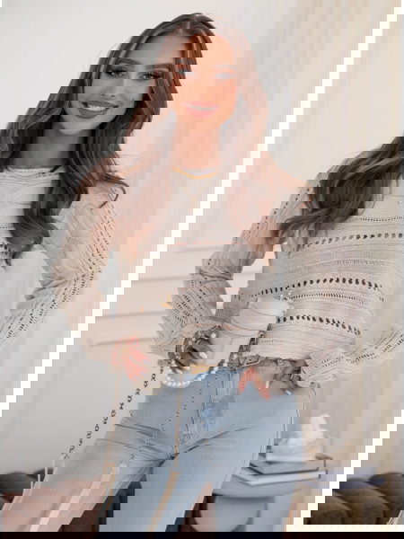 Beżowy sweter ażurowy Calandre