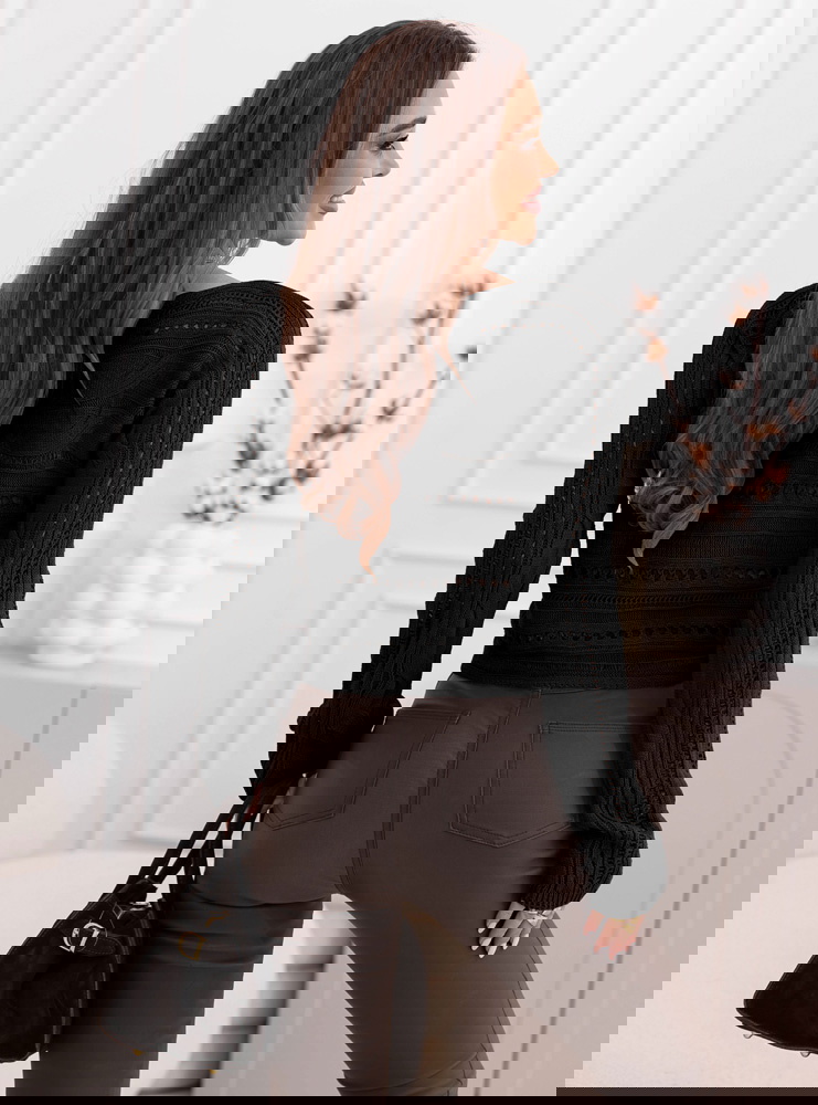 Czarny sweter ażurowy Calandre