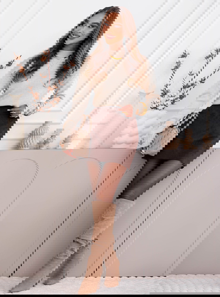 Beżowy sweter z serduszkami Mozelle