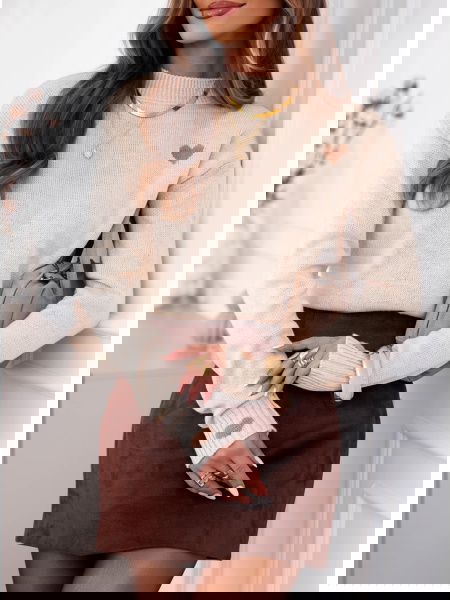 Beżowy sweter z serduszkami...