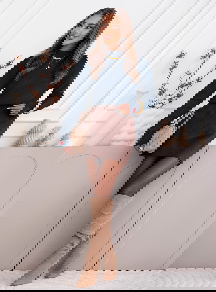 Granatowy sweter z serduszkami Mozelle