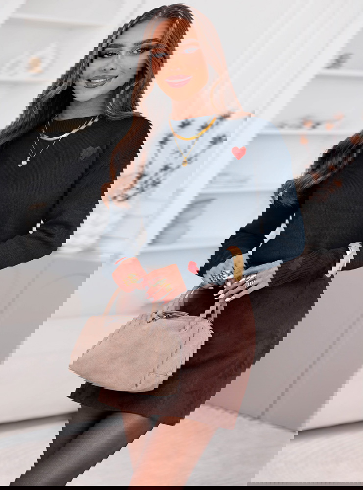 Granatowy sweter z serduszkami Mozelle