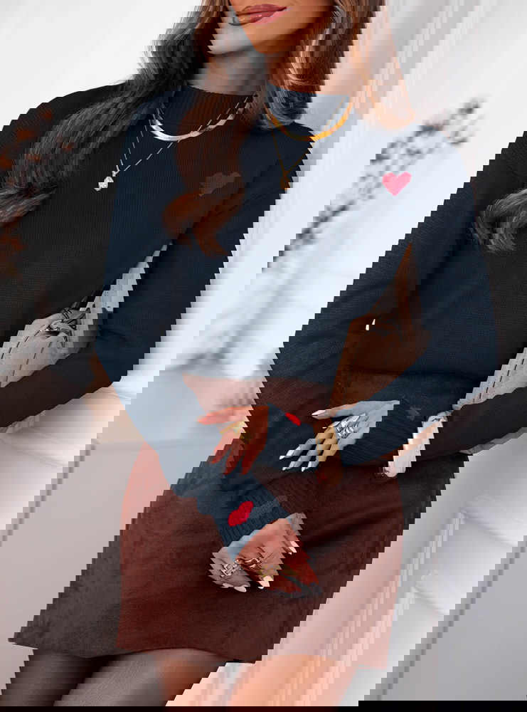 Granatowy sweter z serduszkami Mozelle