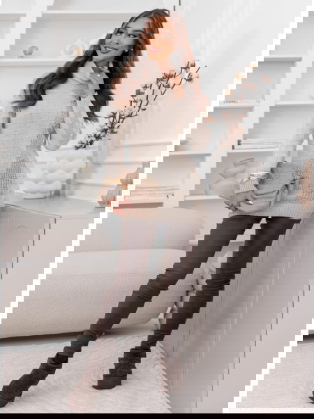 Beżowy sweter z ozdobnymi... 2