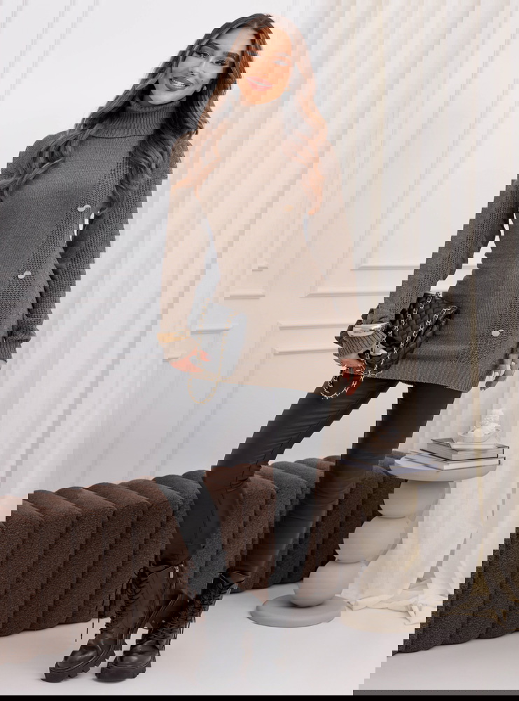 Czekoladowy sweter z ozdobnymi...