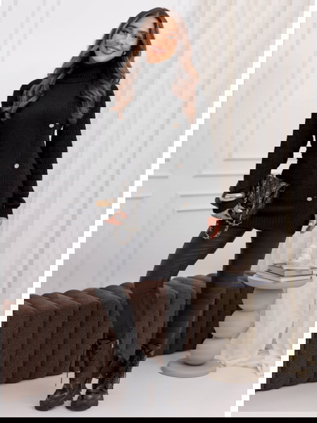 Czarny sweter z ozdobnymi... 2