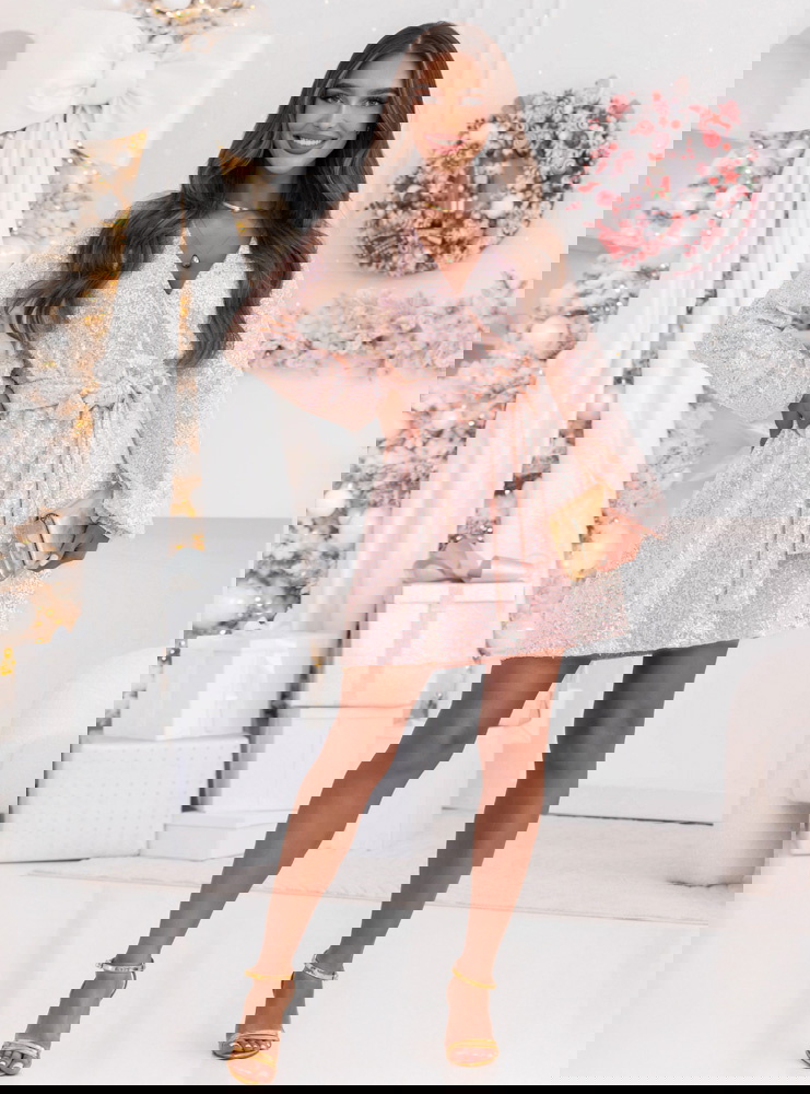 Pudrowa cekinowa świąteczna sukienka...