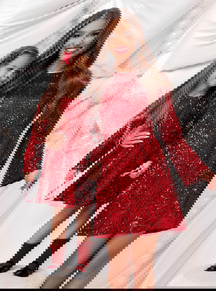 Malinowy zestaw cekinowych sukienek...