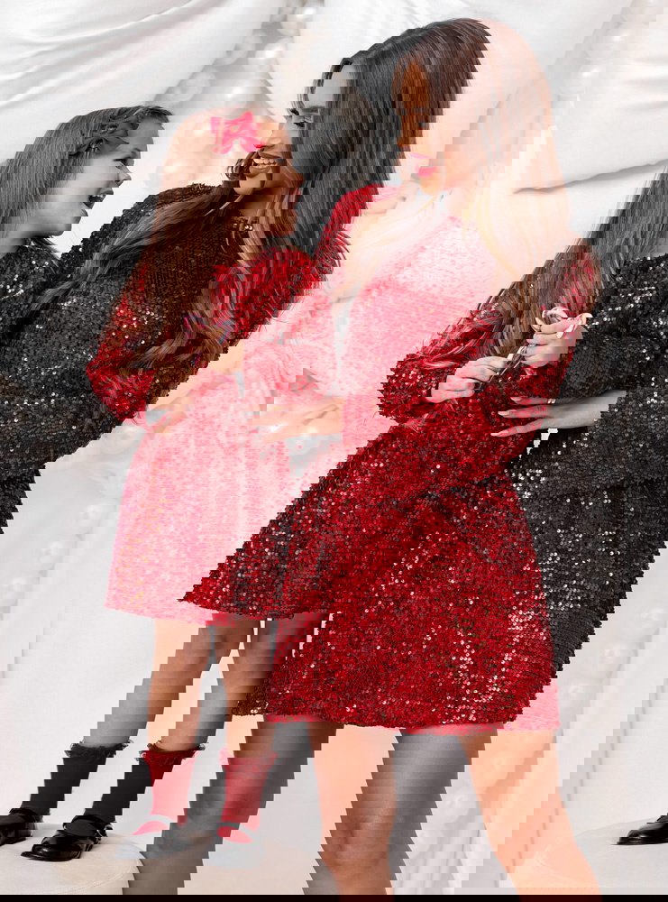 Malinowy zestaw cekinowych sukienek...