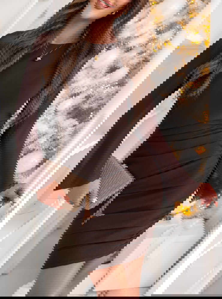 Czekoladowa dopasowana sukienka na...