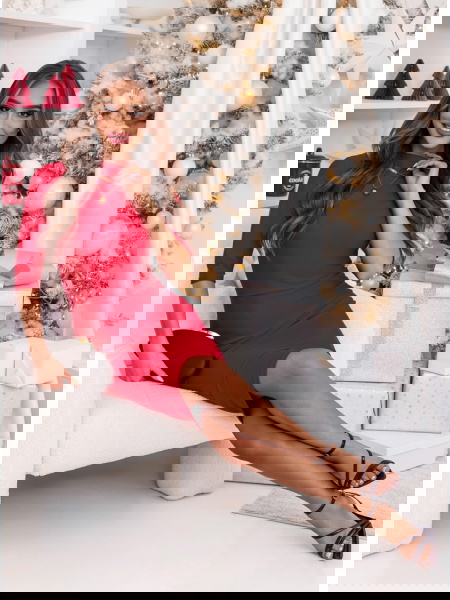 Malinowa dopasowana...