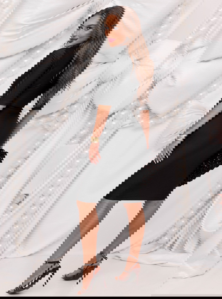 Czarna dopasowana świąteczna sukienka...