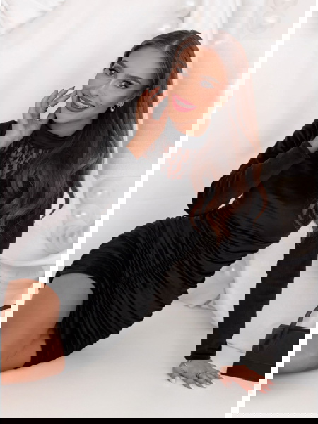 Czarna welurowa świąteczna...