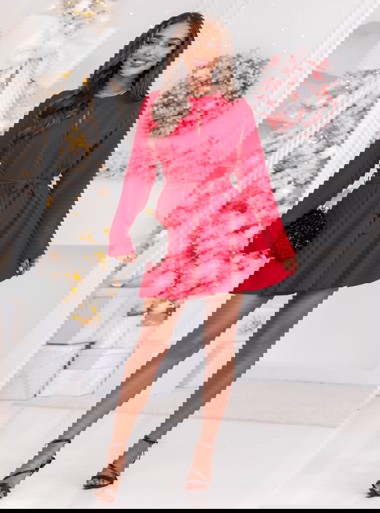 Malinowy świąteczny kombinezon jak sukienka wiązany w talii Lateisha