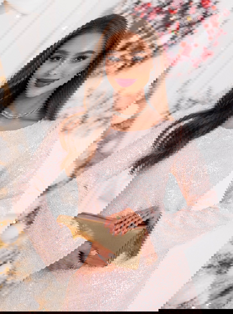 Pudrowa cekinowa sukienka mini na...