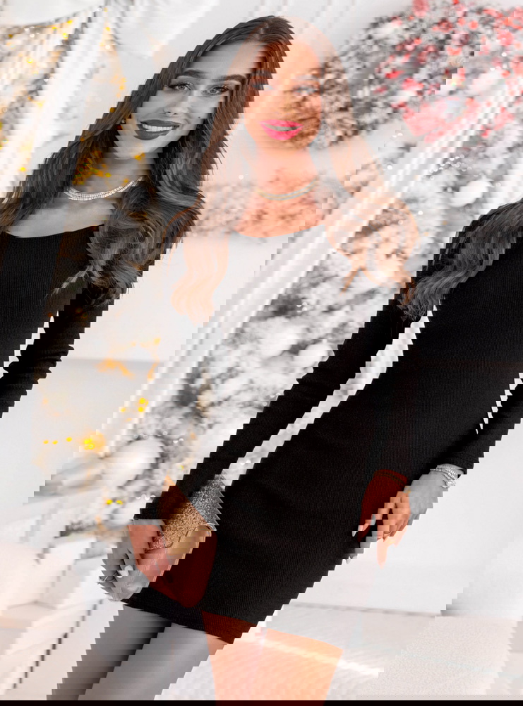 Czarna prążkowana dopasowana...