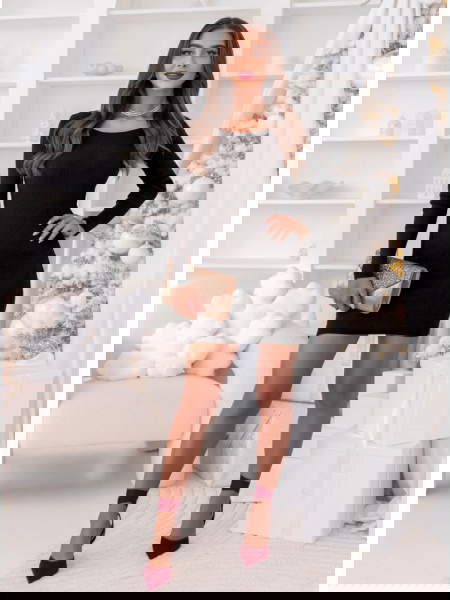 Czarna prążkowana...