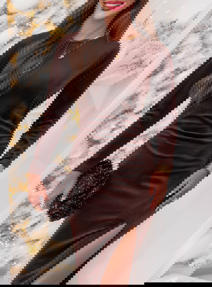 Czekoladowa welurowa dopasowana...