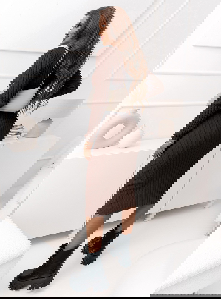 Czekoladowa sweterkowa prążkowana...