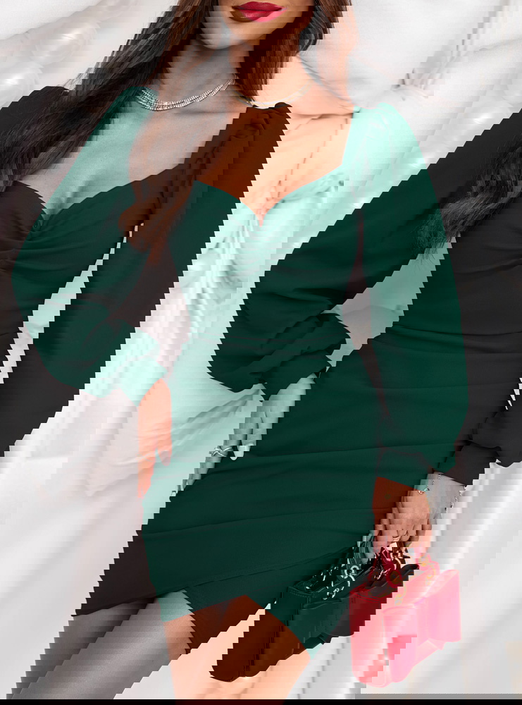 Sukienka na święta z dekoltem w serce...