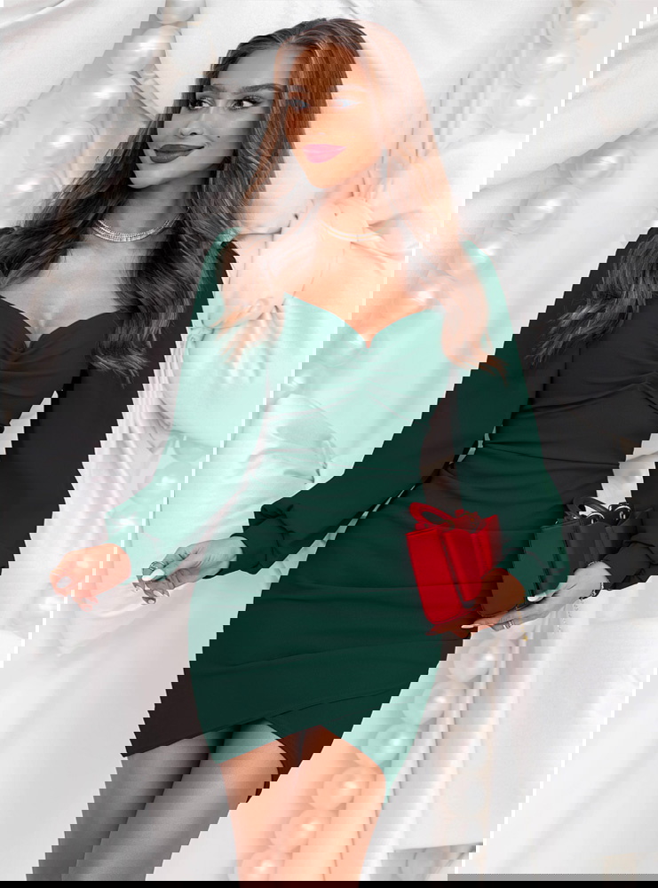 Sukienka na święta z dekoltem w serce...