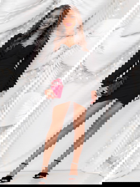 Czarna sukienka na święta z... 2