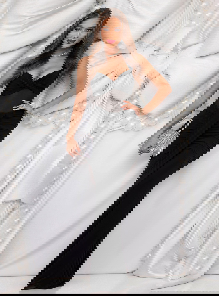 Czarna długa sukienka na święta z...