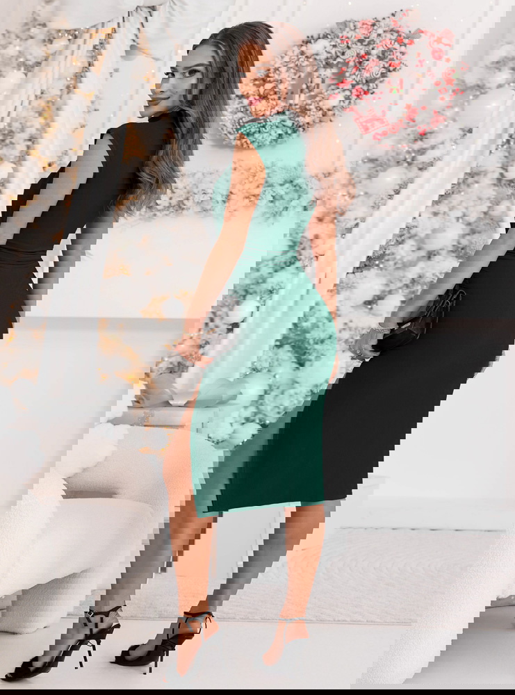 Dopasowana świąteczna sukienka z...