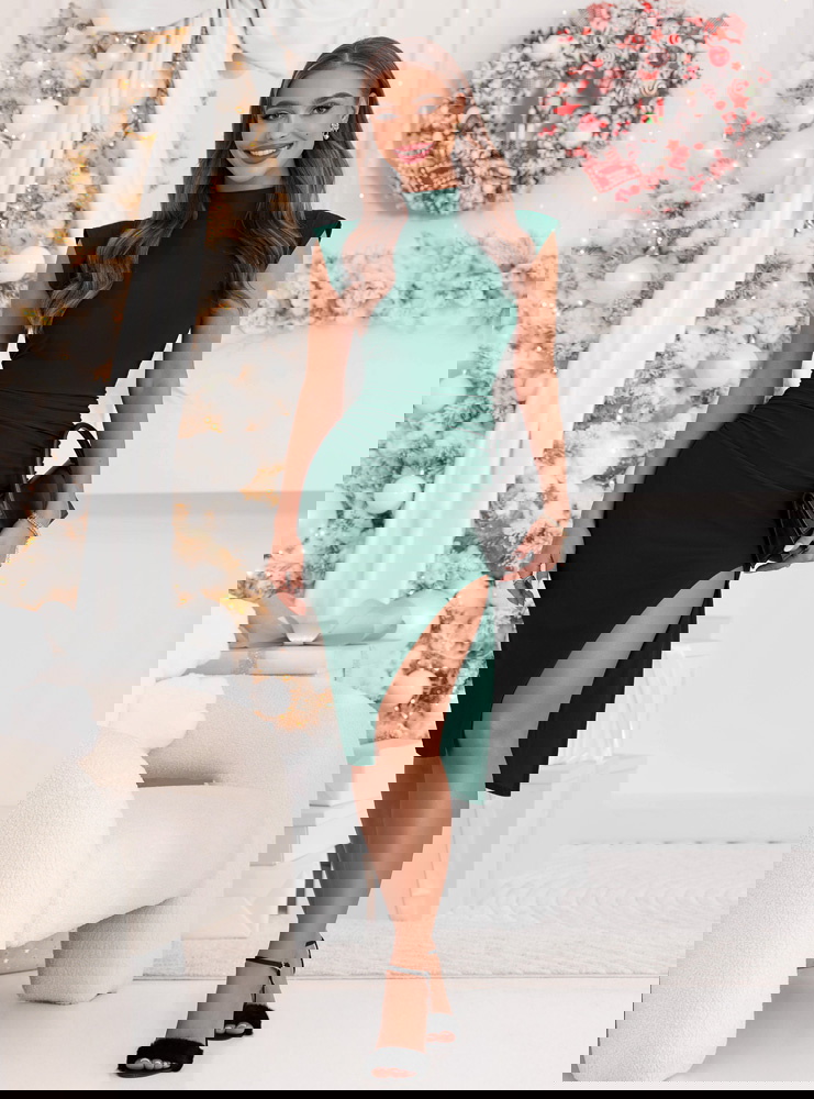 Dopasowana świąteczna sukienka z...