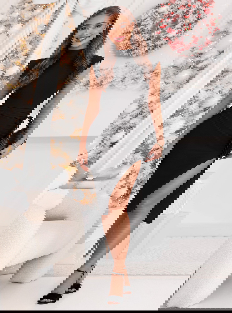 Czarna dopasowana świąteczna sukienka...