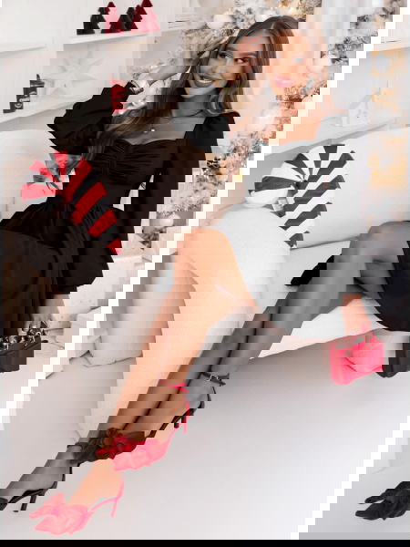 Czarna rozkloszowana... 2