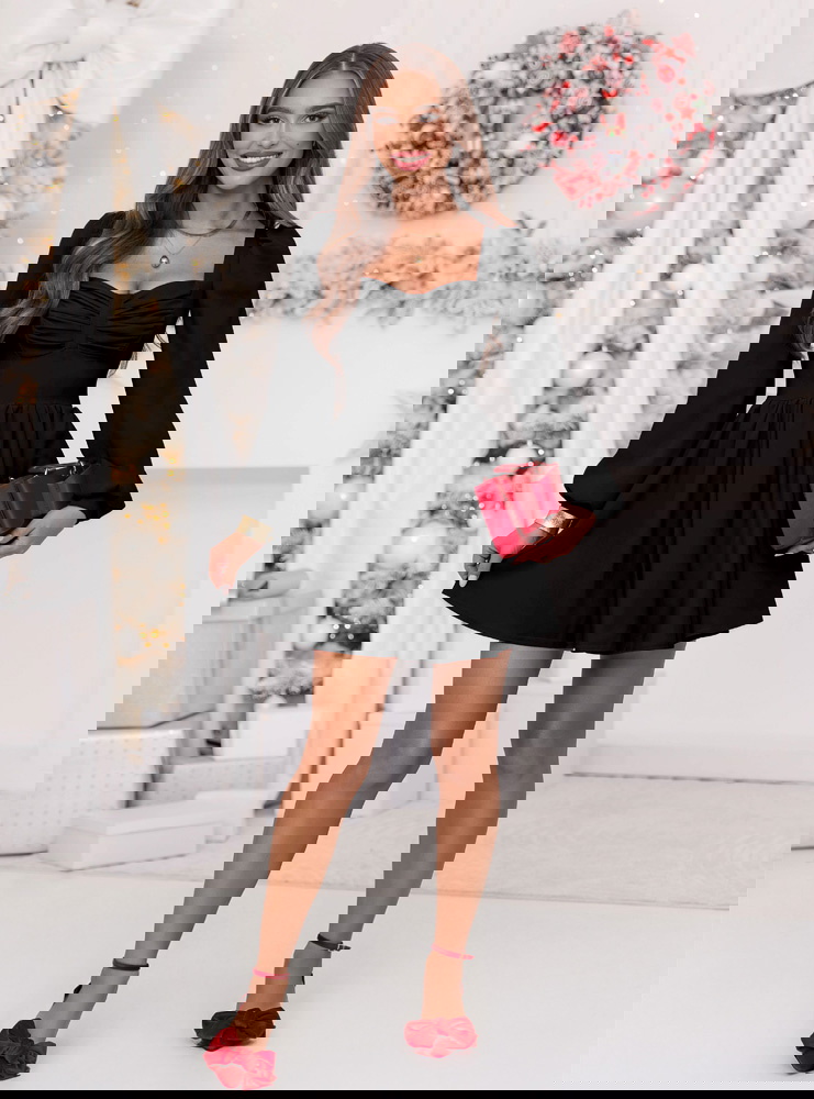 Czarna rozkloszowana świąteczna...