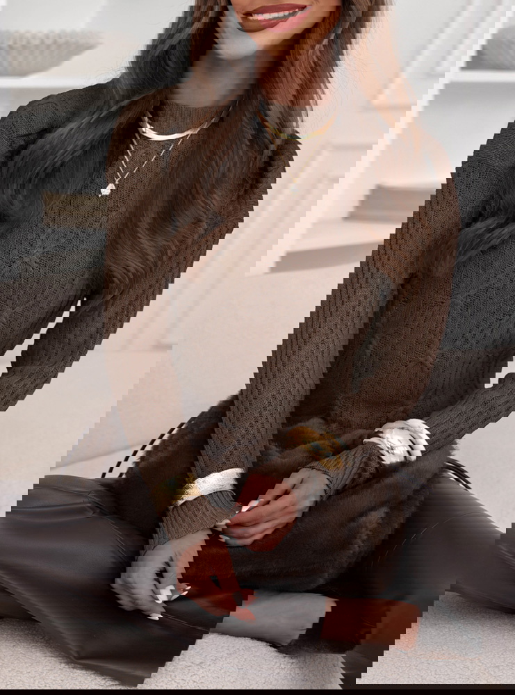 Czekoladowy dzianinowy sweter z...