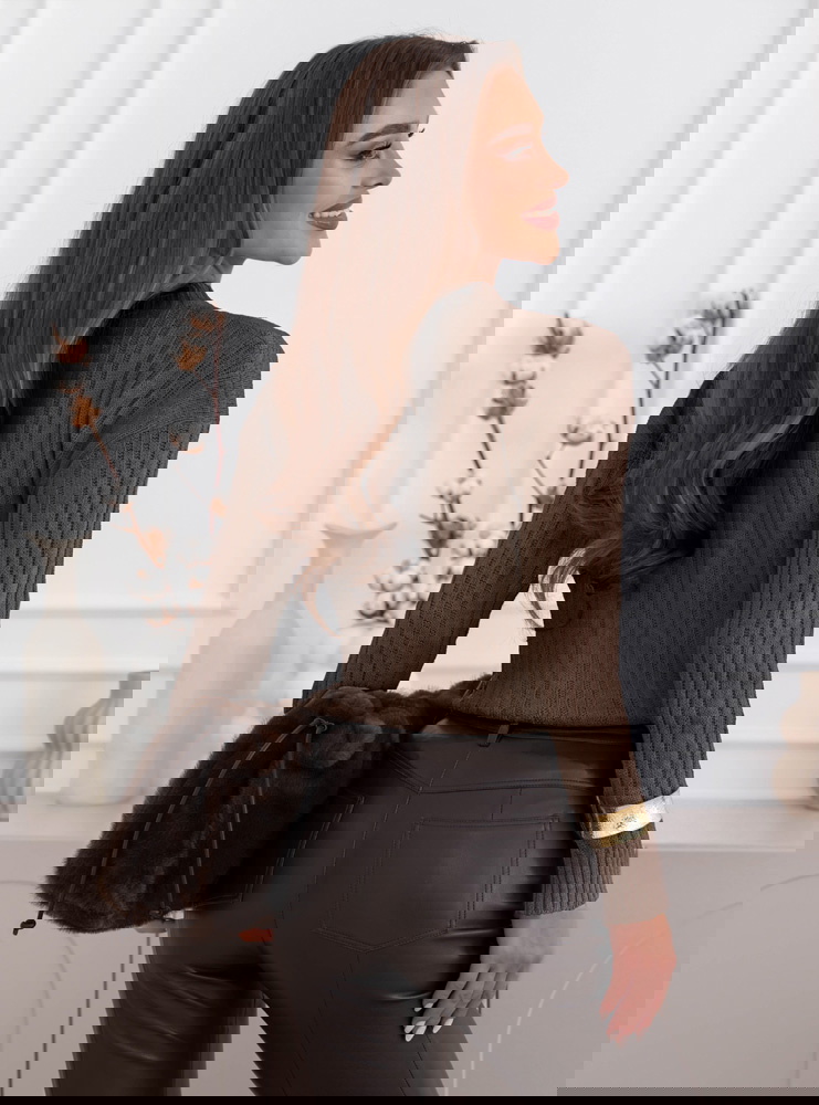 Czekoladowy dzianinowy sweter z...