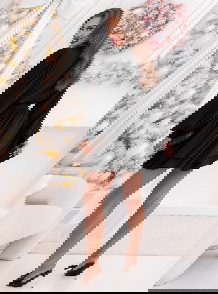 Czarna szyfonowa sukienka mini na...