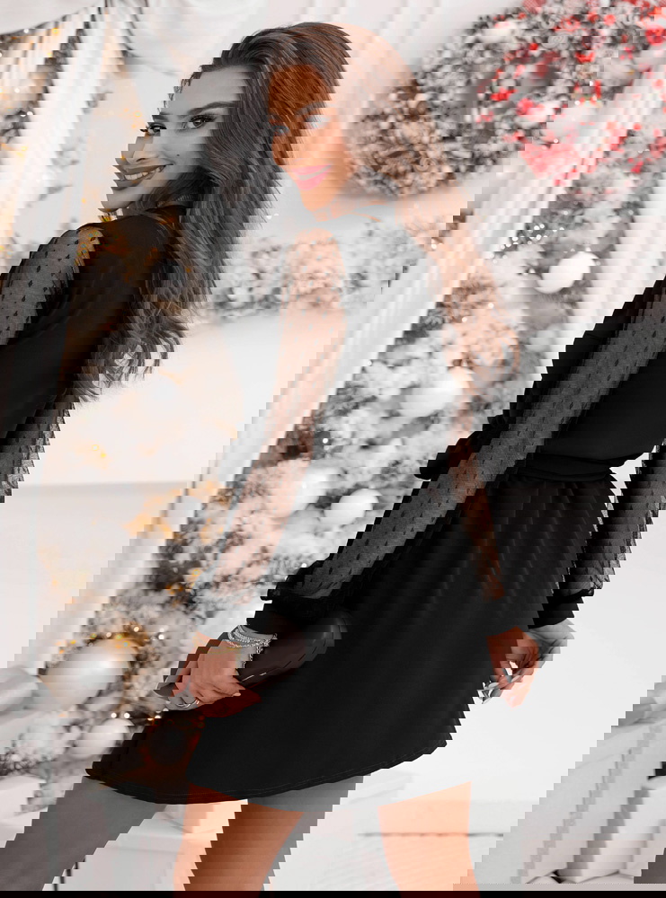 Czarna sukienka na święta z...