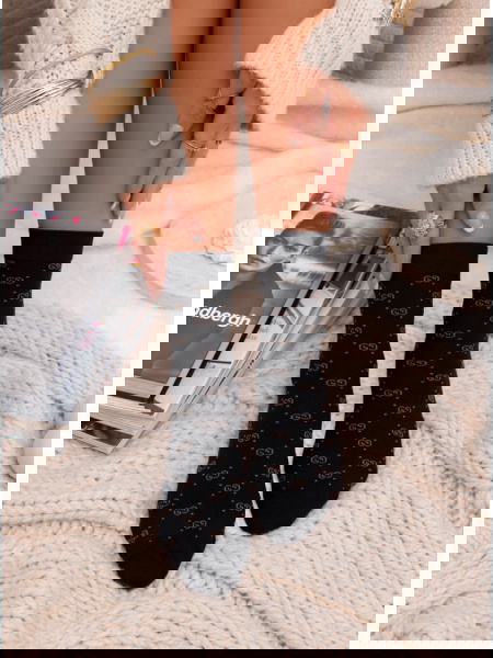 Czarne skarpetki z ozdobnym... 2