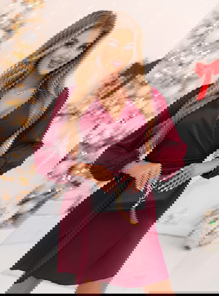 Bordowa satynowa sukienka przekładana...