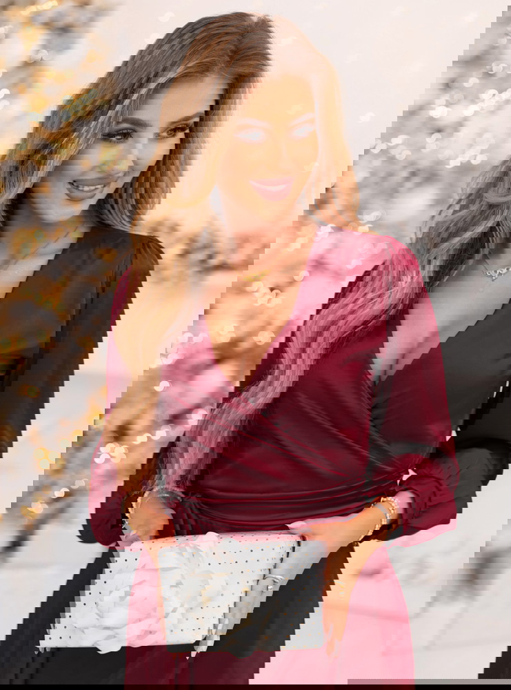 Bordowa satynowa sukienka przekładana...