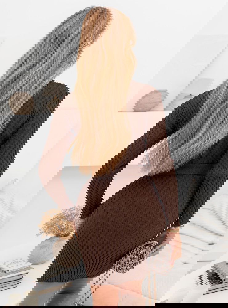 Czekoladowa sweterkowa sukienka z...