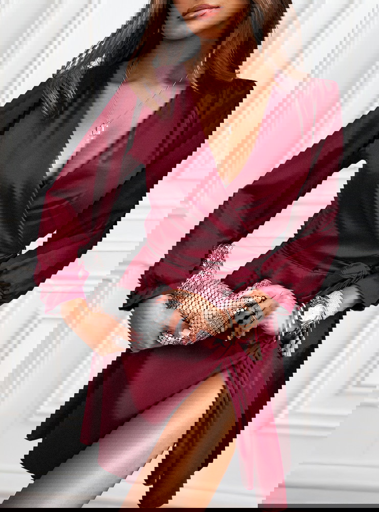 Bordowa satynowa sukienka przekładana...