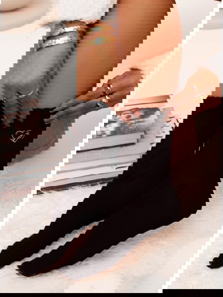 Czarne skarpetki z ozdobną...